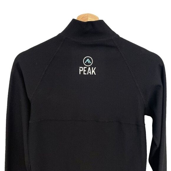Peak 1/2 Zip Top - Picture 6 of 7